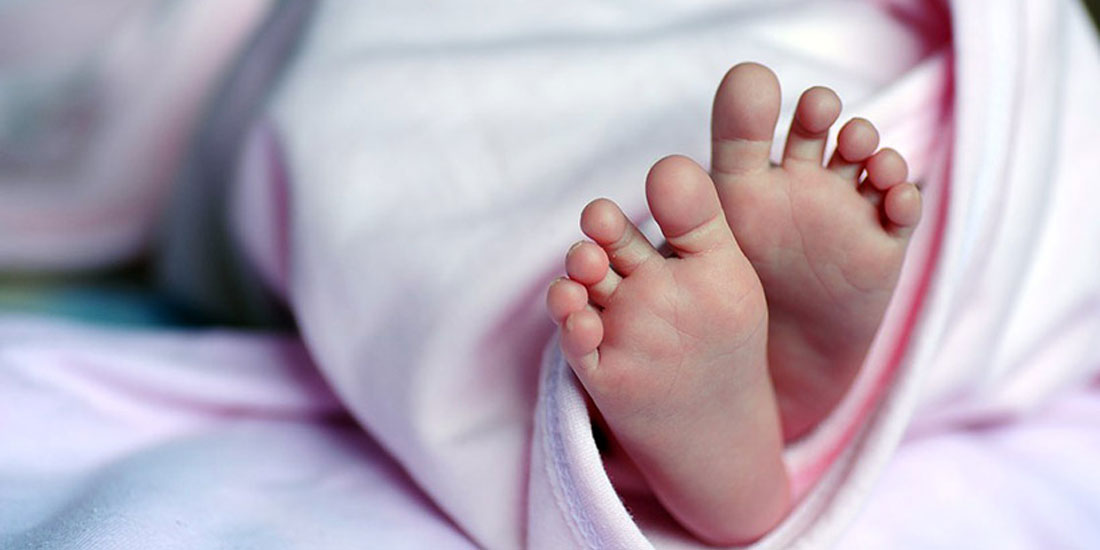 Γεννήθηκε το πρώτο μωρό στον κόσμο μετά από ρομποτικά υποβοηθούμενη μεταμόσχευση μήτρας