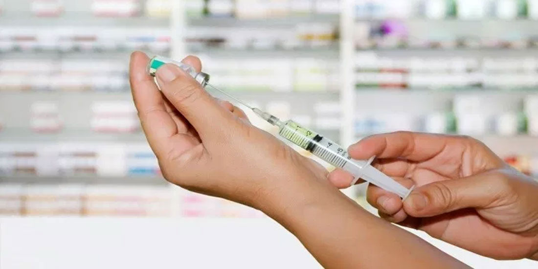 Οι φαρμακοποιοί μπαίνουν μπροστά στη μάχη της ενημέρωσης για τον αντιγριπικό εμβολιασμό
