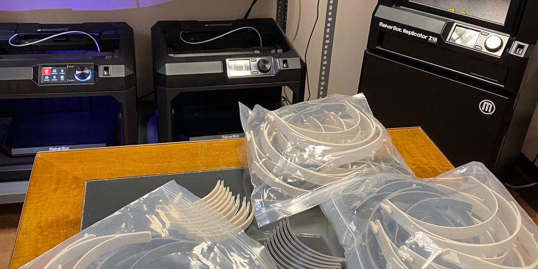 3D προστατευτικές ασπίδες προσώπου στο Εργαστήριο 3D απεικόνισης και εκτύπωσης του Metropolitan Hospital για την προστασία των εργαζομένων που δίνουν τη μάχη ενάντια στον κορωνοϊό