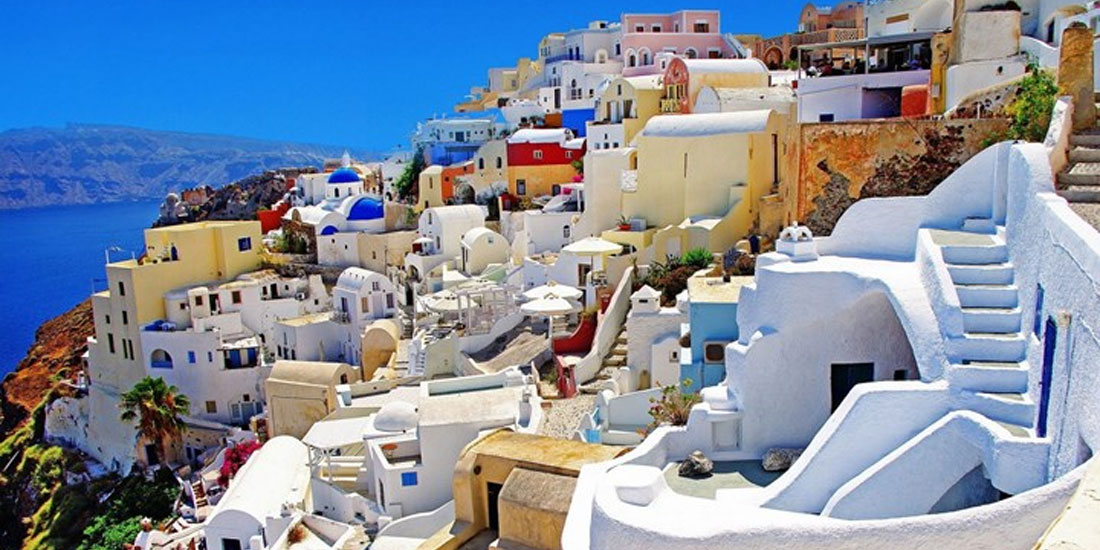 Στην έναρξη της τουριστικής σεζόν στην Ελλάδα επικεντρώνονται τα ξένα μέσα ενημέρωσης 