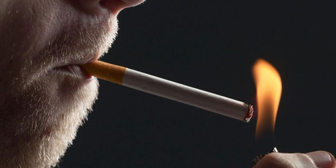 Σημαντικός ο ρόλος του καπνίσματος στη θνητότητα των νέων ασθενών με λοίμωξη Covid-19
