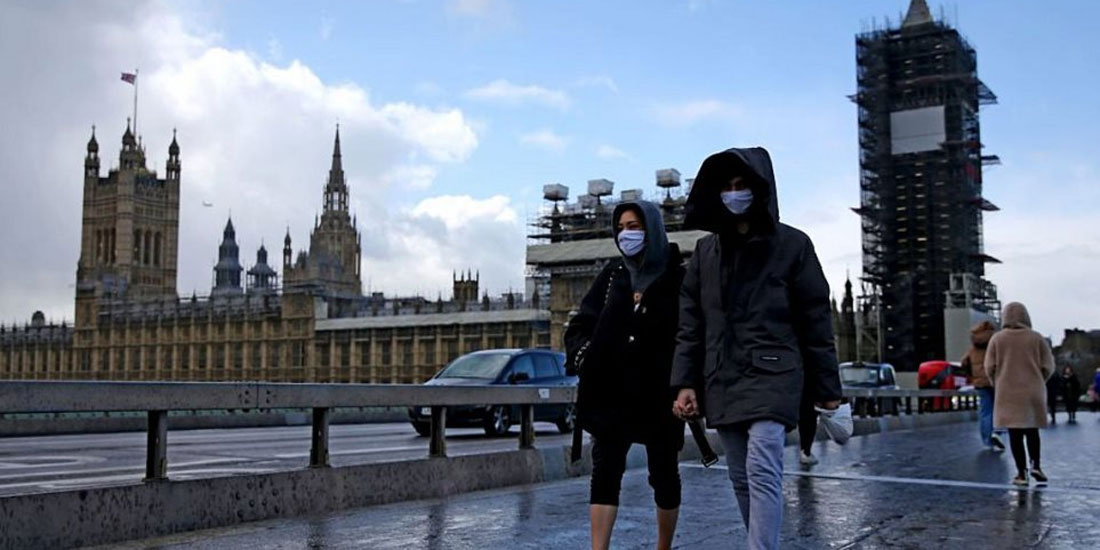 Σύσταση για εκτεταμένη χρήση μάσκας αναμένεται να ανακοινώσει η Βρετανία