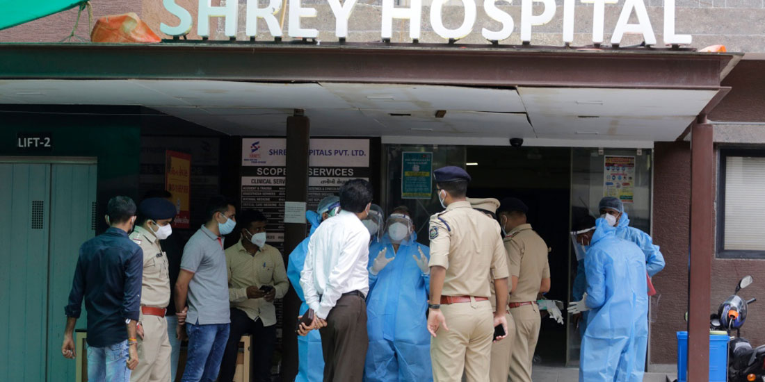 Ινδία: 8 ασθενείς που έπασχαν από COVID-19 έχασαν τη ζωή τους από πυρκαγιά στο νοσοκομείο