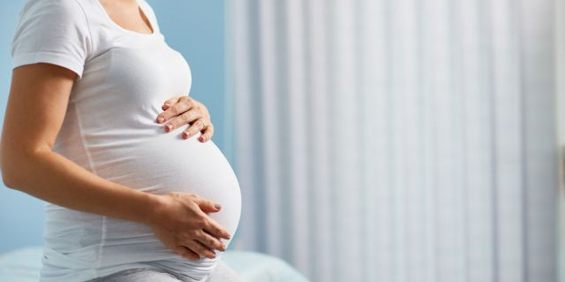 Την επίδραση της COVID-19 στη μητέρα και το έμβρυο, μετά τη γέννηση ερευνούν ιατροί στη Σιγκαπούρη