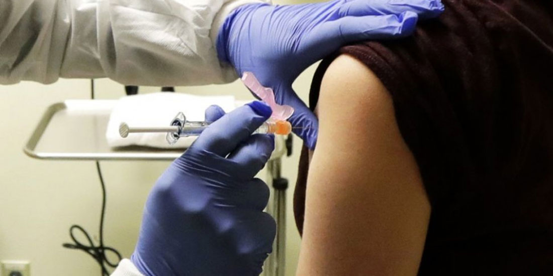 Αυστηρή προειδοποίηση των ενώσεων των φαρμακοβιομηχανιών: «Ο εμβολιασμός πρέπει να γίνει με βάση την επιστήμη»