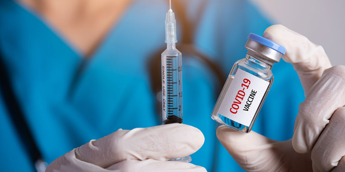 Η Νέα Υόρκη κάνει ένα πρώτο βήμα προς τον υποχρεωτικό εμβολιασμό για τους νοσηλευτές