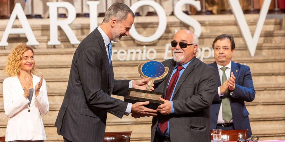 Ο πρόεδρος του European Disability Forum, Ιωάννης Βαρδακαστάνης, παρέλαβε το βραβείο Carlos V