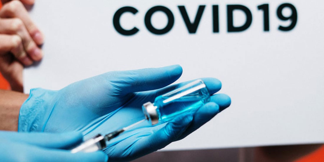 ΠΙΣ: Διαφωνούν οι γιατροί με τη διενέργεια εμβολιασμών έναντι της covid-19 από τα φαρμακεία