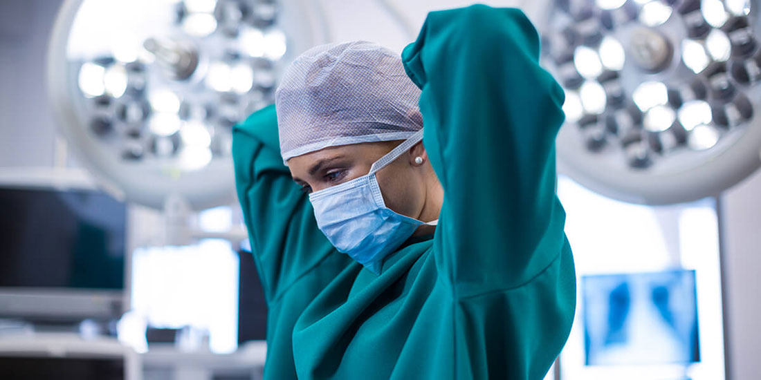 Οι Βρυξέλλες «ανάβουν το πράσινο φως» για 50.000 δωρεάν απογευματινά χειρουργεία