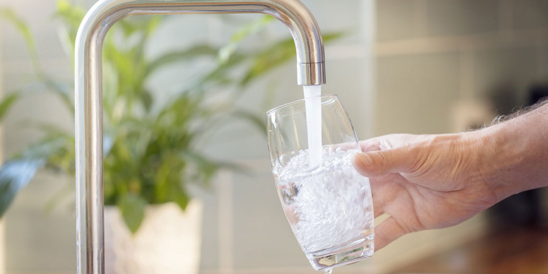 Ακατάλληλο για χρήση το νερό στο Λουτράκι λόγω αυξημένης κατανάλωσης