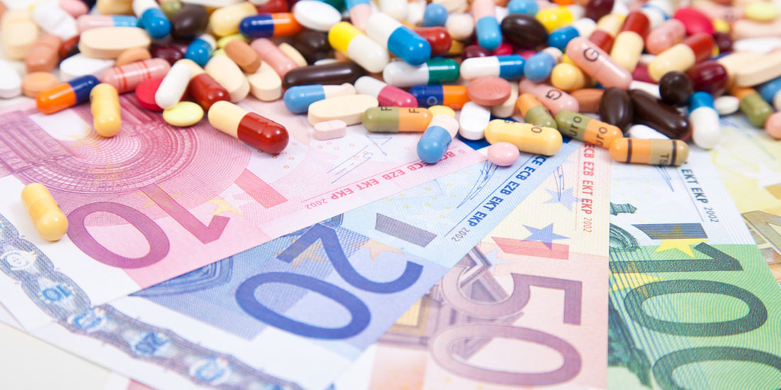 ΠΦΣ για νέο Δελτίο Τιμών: Η άκριτη μείωση τιμών στα φάρμακα οδηγεί σε... αύξηση τη φαρμακευτική δαπάνη 
