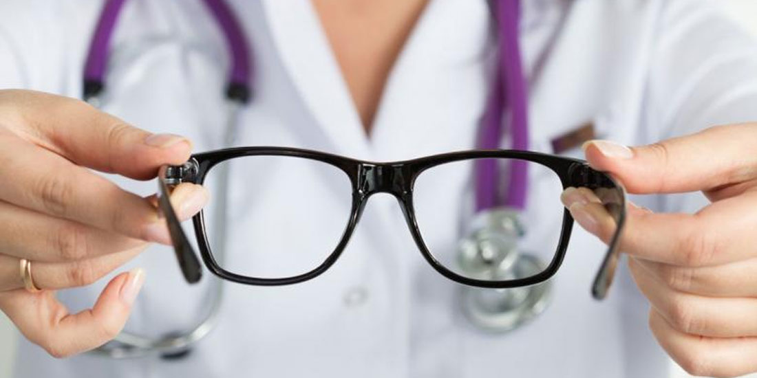 Επιστήμη - Βιολογία και Υγεία: Όσοι φοράνε γυαλιά, έχουν γενετική προδιάθεση να είναι πιο έξυπνοι, σύμφωνα με μια νέα μελέτη (με ελληνική συμμετοχή)