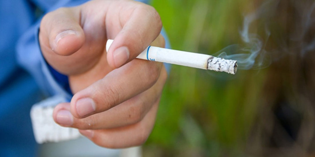 Ελληνική Αντικαρκινική Εταιρεία: Να απαγορευτεί το κάπνισμα στα πάρκα και τους ανοιχτούς κοινόχρηστους χώρους