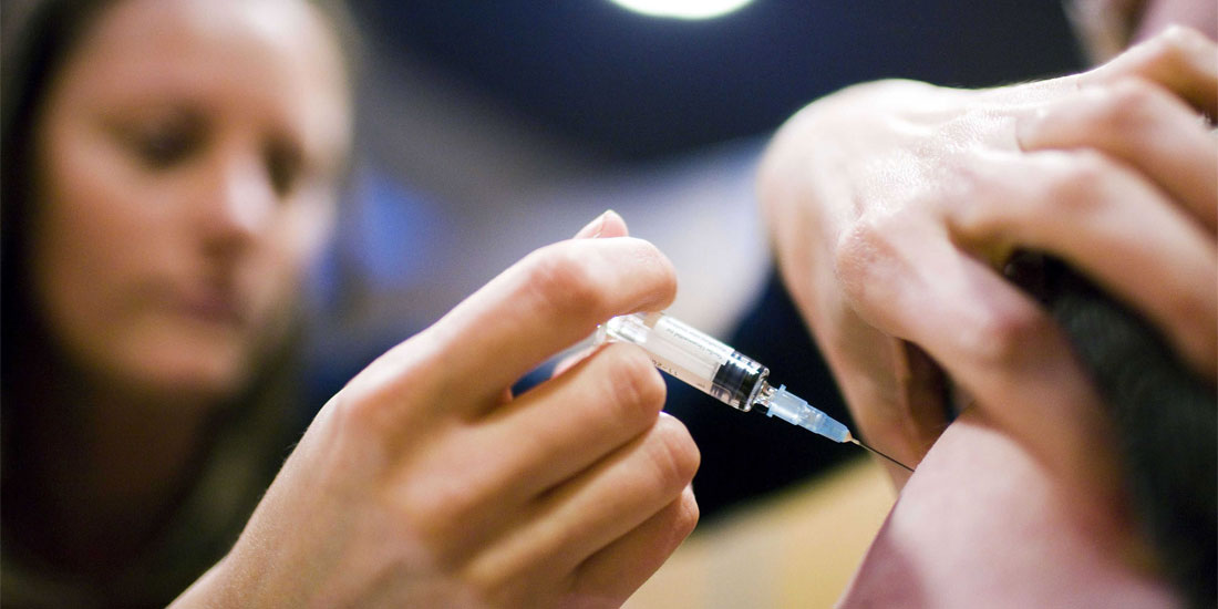 Η «πολυφωνία» επιστημόνων και η «πτώση» της εμπιστοσύνης του πληθυσμού στα εμβόλια τα  μεγάλα «αγκάθια»