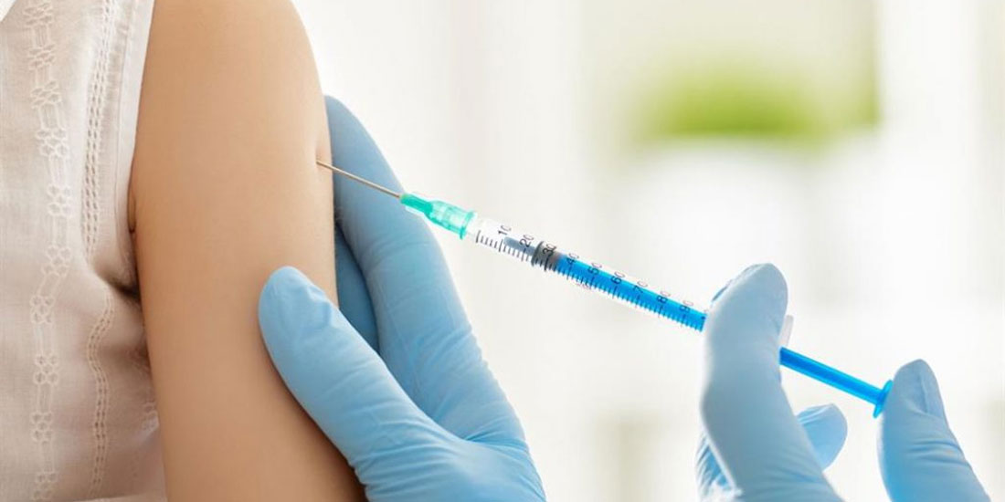 Βρετανία: Προτροπή εμβολιασμού των παιδιών με το αντιγριπικό εμβόλιο για την προστασία των ηλικιωμένων